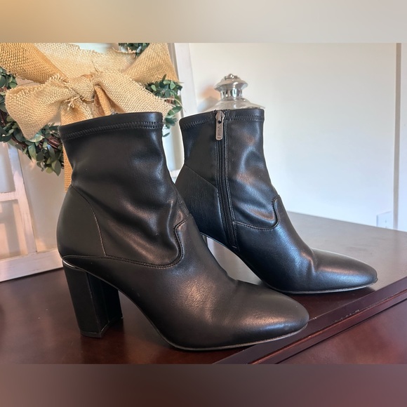 Franco Sarto Sleek Black Heeled Boots - Picture 2 of 3